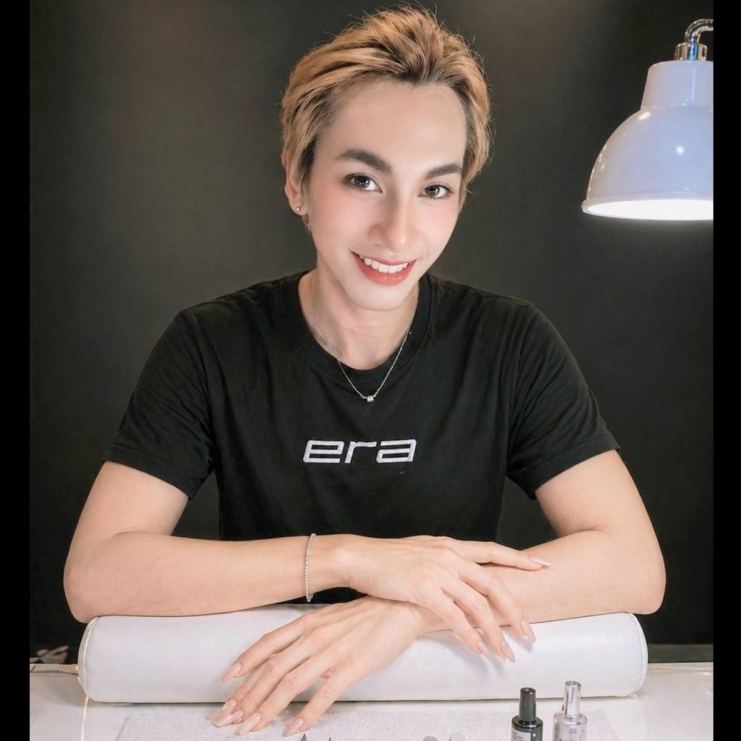 Khaw — Nail master, ERA Phuket